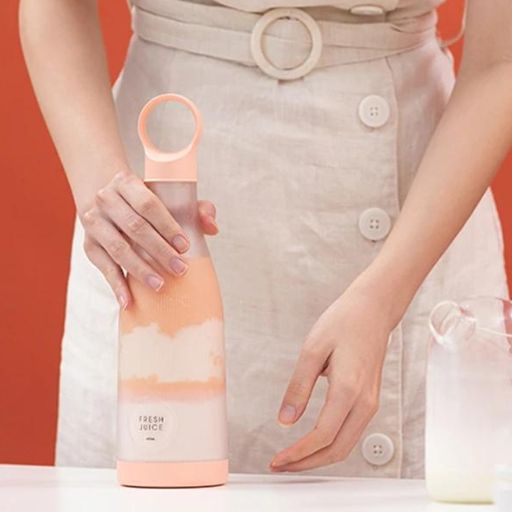 Fresh Juice Blender Bottle, Mélangeur portable presse, Milkshake, protéine comment utilise le blender étape 3- Ferme et appuyer sur le bouton en bas du socle - Gourde bottle