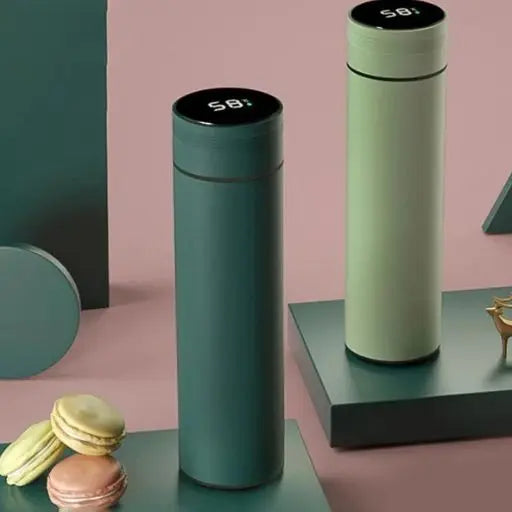 Gourde Isotherme Intelligente (INOX) vert avec des maccarons pour une collation- Gourde Bottle