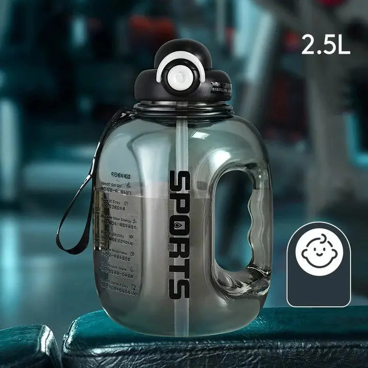 Grosse Gourde avec paille intégrée2500ml ,Gourde avec paille Decathlon, Gourde isotherme avec paille intégrée, Gourde paille Adulte , GIANXI Sport Water Bottle Portable Fitness Plastic Cup With Straw Large Capacity Outdo Gourde Bottle®