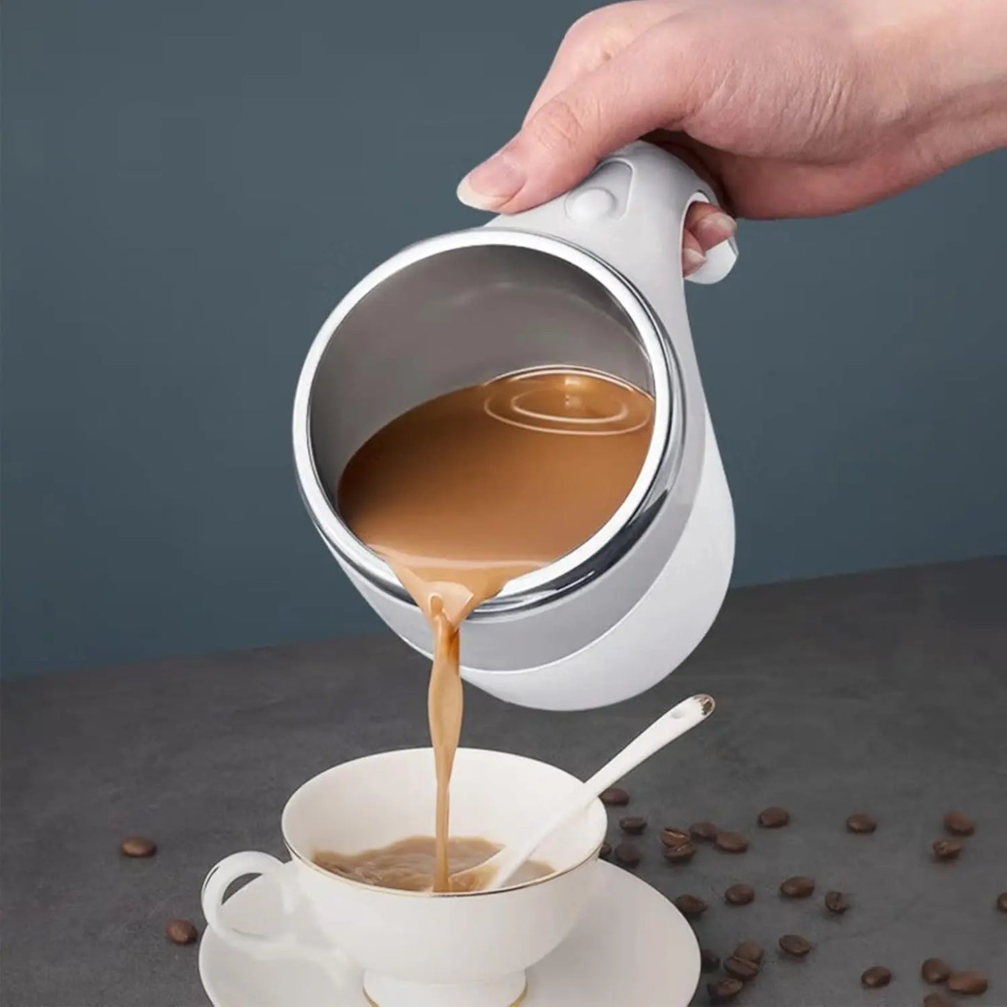 Mug Auto Mélangeur 380 ml Gourde Bottle®