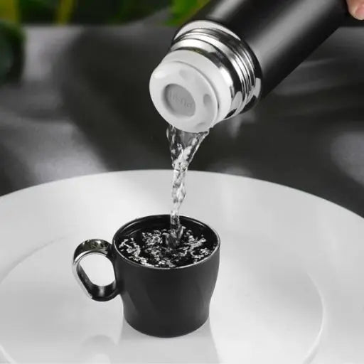 Petit thermos avec tasse - Gourde Bottle