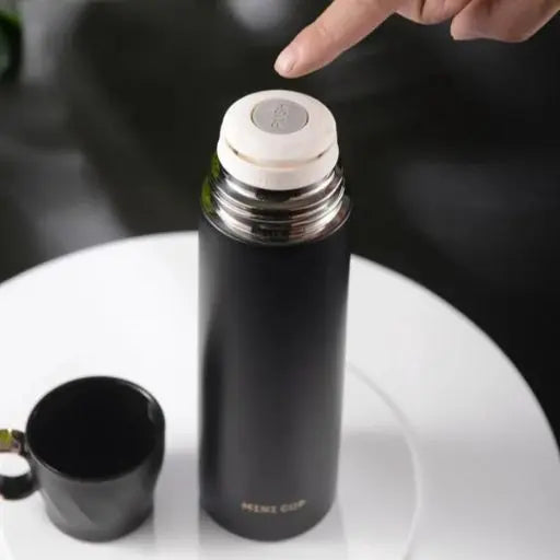 Petit thermos avec tasse - Gourde Bottle