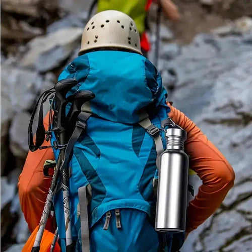 Est-ce dangereux de boire dans une gourde en aluminium ?