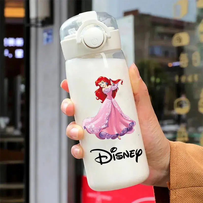 Disney Gourde princesse Disney avec Paille 600 ML, Gourde princesse disney, Gourde Disney Primark
Gourde isotherme princesse Disney, Gourde princesse disney paillette, Gourde Disney adulte, Gourde Disney avec paille,  Water C Gourde Bottle®