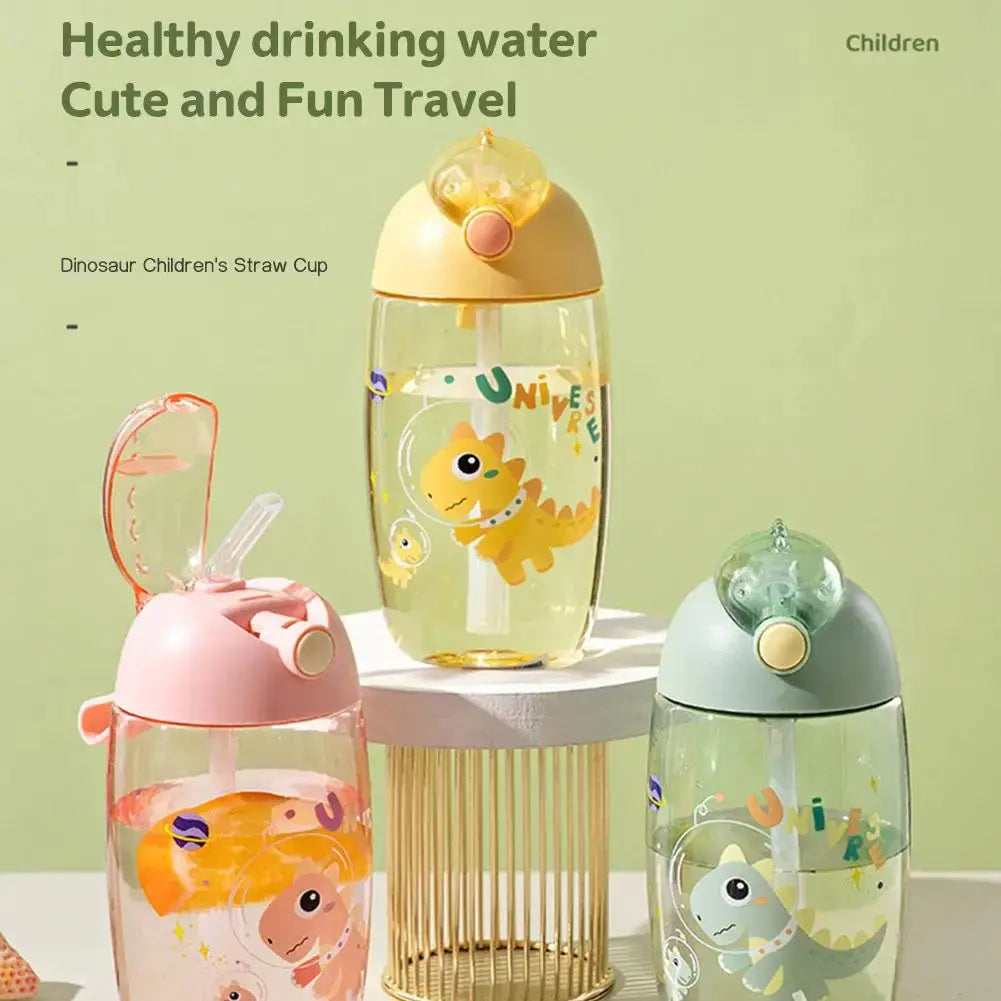 Gobelet Dinosaure Personnalisé 500ML, Gobelet plastique dinosaure 500ML, Gobelet personnalisé 500ML,  Children's Water Bottle For School Portable Cartoon Dinosaur Sippy Cup Creative Feeding Cup With Straws And Lids Drinkwar Gourde Bottle®