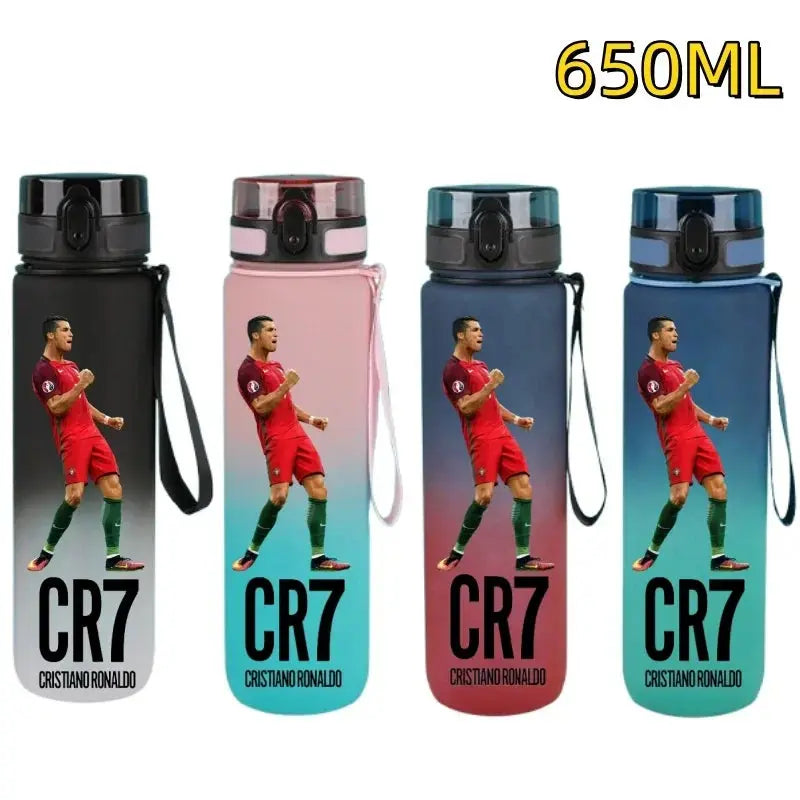 Gourde FIFA Football Star Ronaldo Messi 650ml, Bouteille d'Eau FIFA Football Star Ronaldo Messi 650ml, Neymar, Kylian Mbappe, CR7, KM9, PSG, Real Madrid, Portugal, Barcelone, Argentine, ligue des champions, Ballon d'Or, Franc Gourde Bottle®