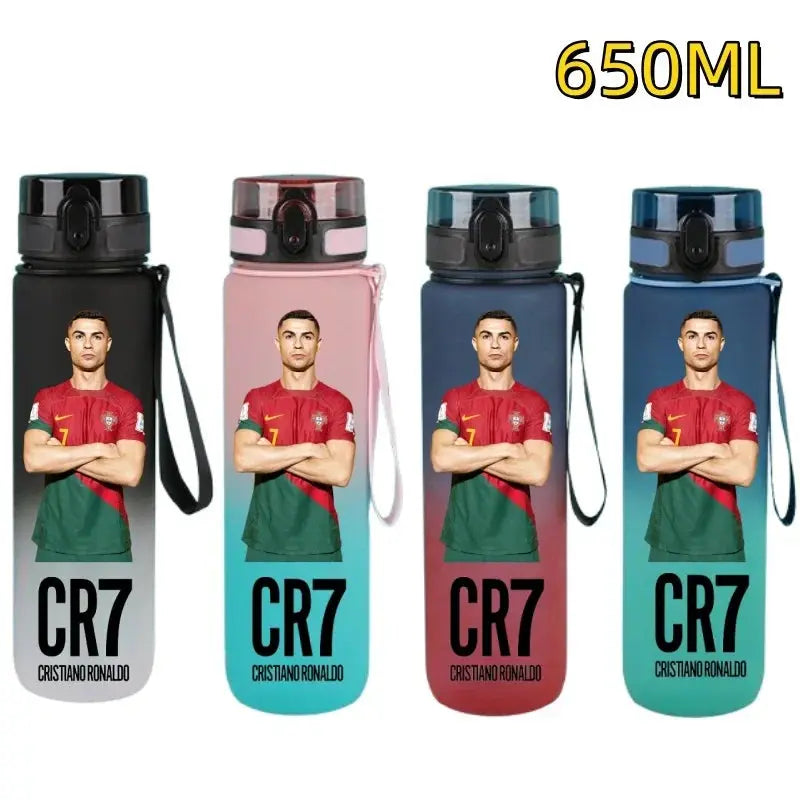 Gourde FIFA Football Star Ronaldo Messi 650ml, Bouteille d'Eau FIFA Football Star Ronaldo Messi 650ml, Neymar, Kylian Mbappe, CR7, KM9, PSG, Real Madrid, Portugal, Barcelone, Argentine, ligue des champions, Ballon d'Or, Franc Gourde Bottle®