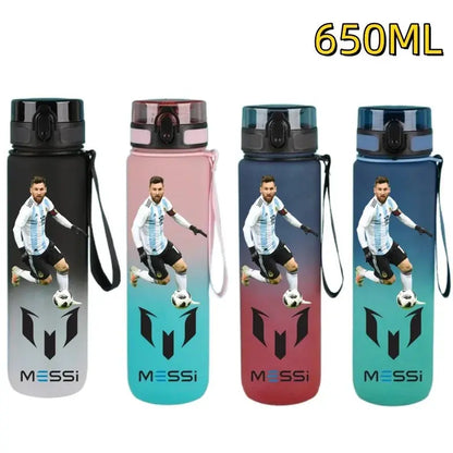 Gourde FIFA Football Star Ronaldo Messi 650ml, Bouteille d'Eau FIFA Football Star Ronaldo Messi 650ml, Neymar, Kylian Mbappe, CR7, KM9, PSG, Real Madrid, Portugal, Barcelone, Argentine, ligue des champions, Ballon d'Or, Franc Gourde Bottle®