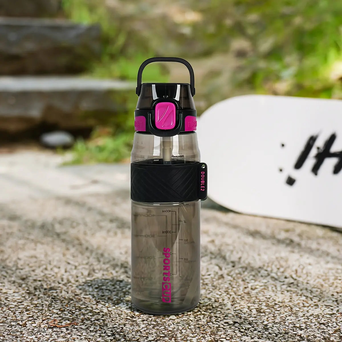 Gourde Sportive Noir et Bordeaux 1 Litre (Graduée) - 1pc Bouteille d'eau de sport portable étanche - 1000ml/800ml/600ml, matériau PC durable, avec bouchon et poignée blancs sécurisés, idéale pour les activités de plei Gourde Bottle®