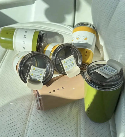SMEG Mug Transportable SMEG 240ml, Smeg coffee Mug Smeg 240ML , Smeg thermos Mug coffee 300ml, Travel Mug SMEG 300 ml,Mug SMEG Prix, Mug Smeg France, SMEG Mug isotherme, Mug Smeg Amazon, Mug Smeg noir, Mug Smeg Beige Gourde Bottle®