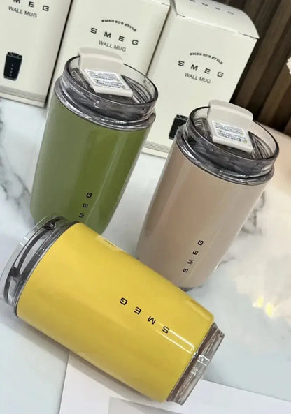 SMEG Mug Transportable SMEG 240ml, Smeg coffee Mug Smeg 240ML , Smeg thermos Mug coffee 300ml, Travel Mug SMEG 300 ml,Mug SMEG Prix, Mug Smeg France, SMEG Mug isotherme, Mug Smeg Amazon, Mug Smeg noir, Mug Smeg Beige Gourde Bottle®