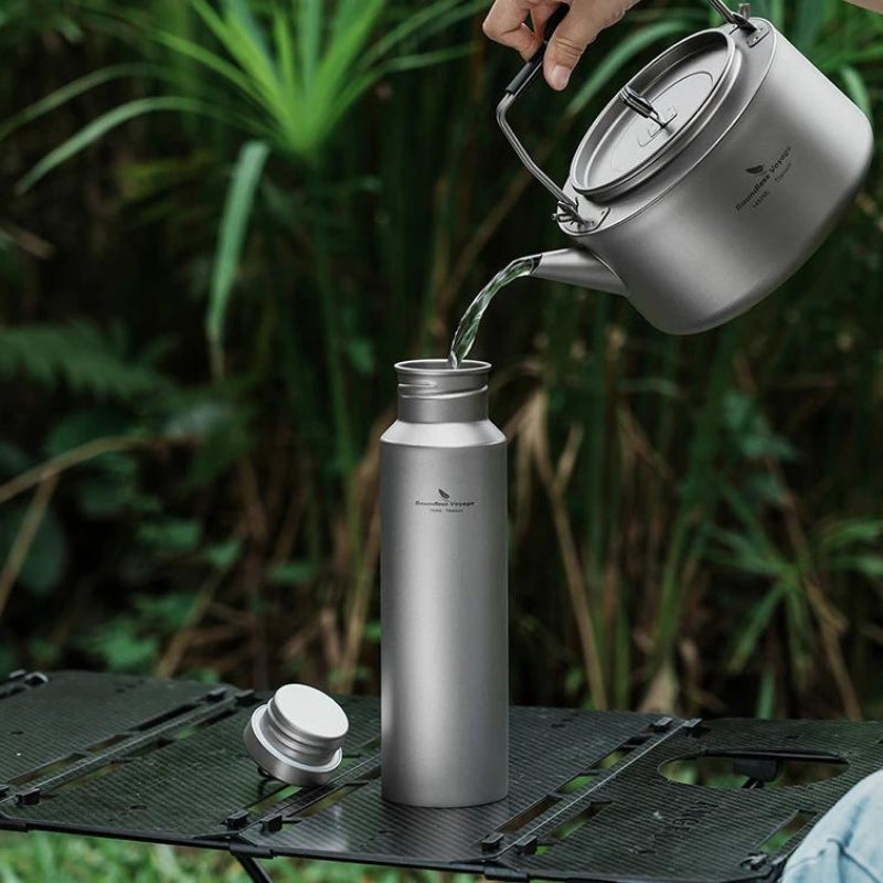 la Gourde Titane Boundless Voyage est aussi très ergonomique - Gourde Bottle